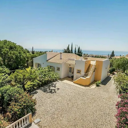 Villa Cerrinho Patroves